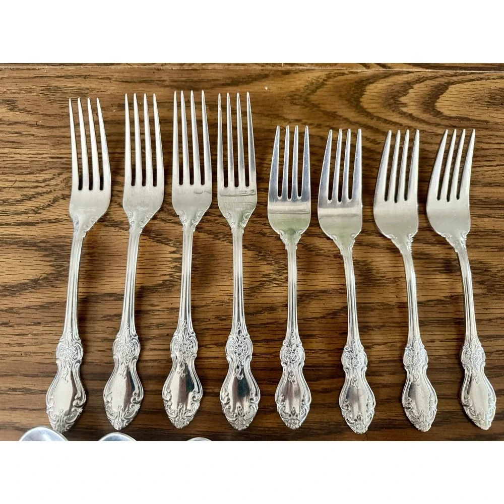 Reed & Barton HIGHGROVE Silverware‎ 18/10 Stainless Flatware Set 20 DISCONTINUED